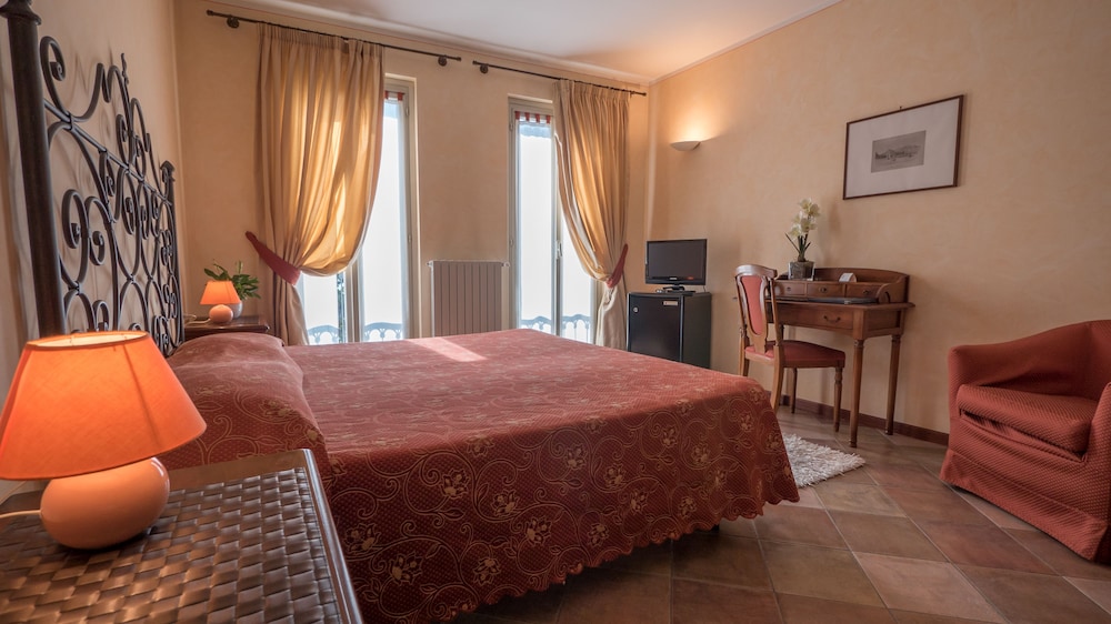 Double or Twin Room photo 3