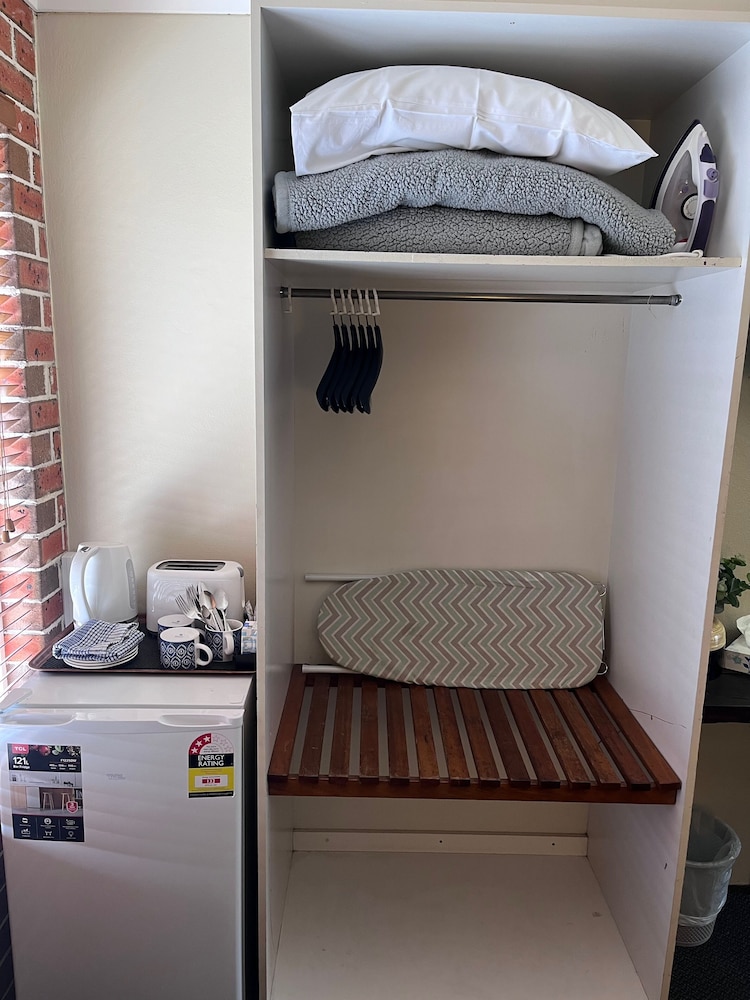 Room (1 Double & 1 Single) photo 3