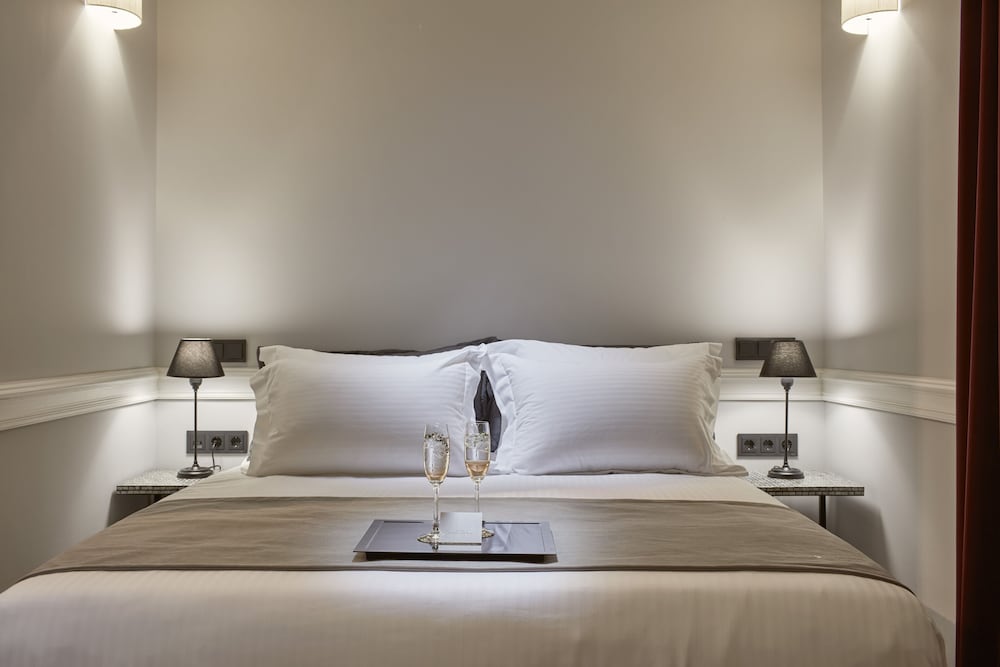 Standard Double Room (Interior Corridor) photo 1