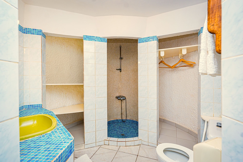 Superior Bungalow - Photo 4