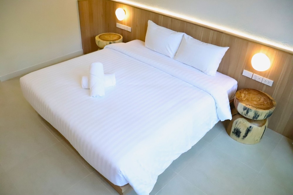 Premier King Room, Garden View - Photo 3