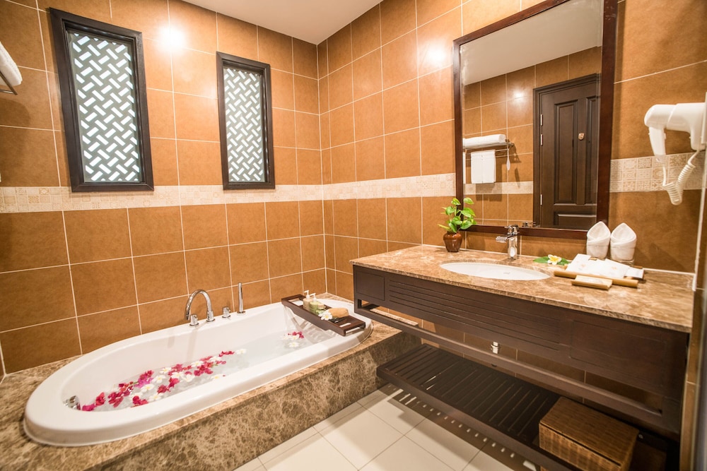 Superior Double Room (Deluxe) - Photo 4