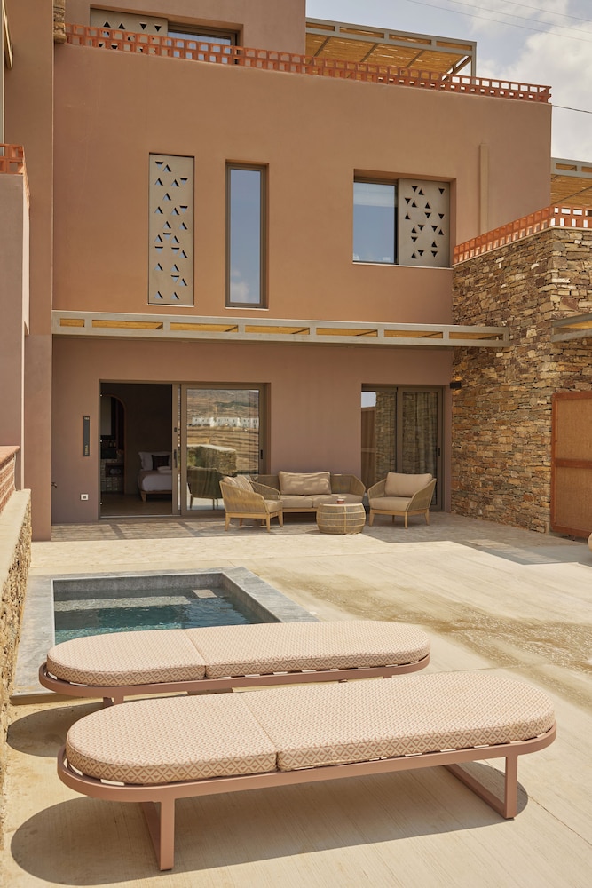 Superior Suite with Plunge Pool - Photo 7