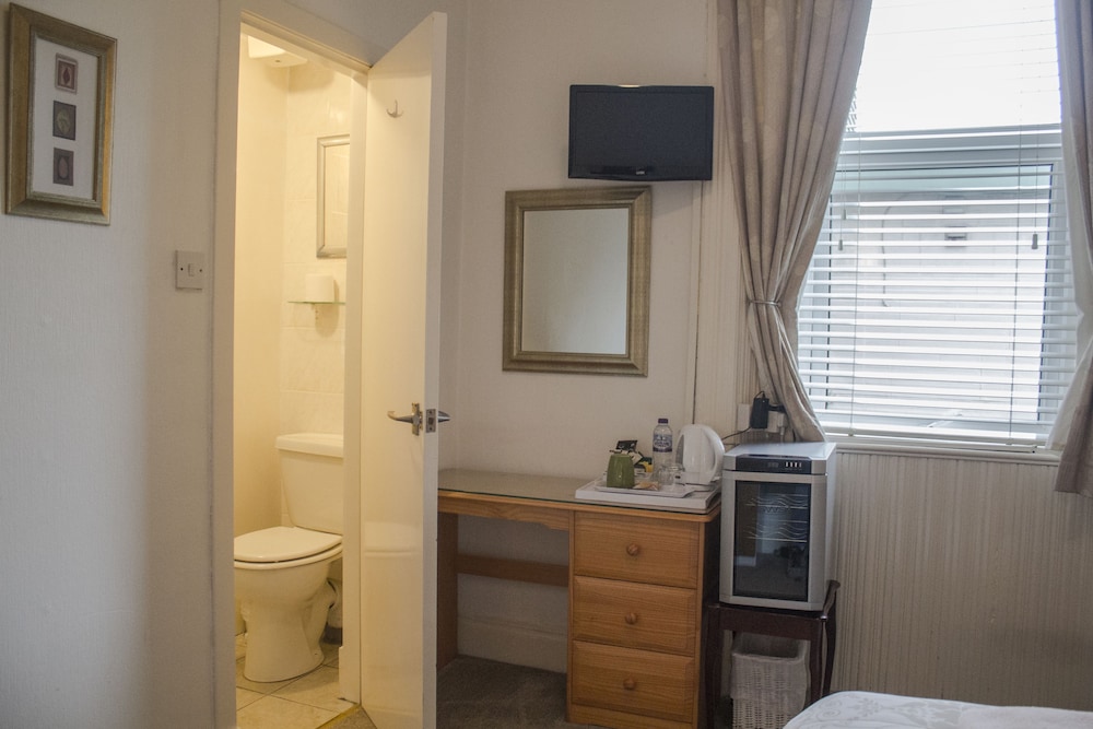 Standard Single Room, 1 Twin Bed, Ensuite photo 3