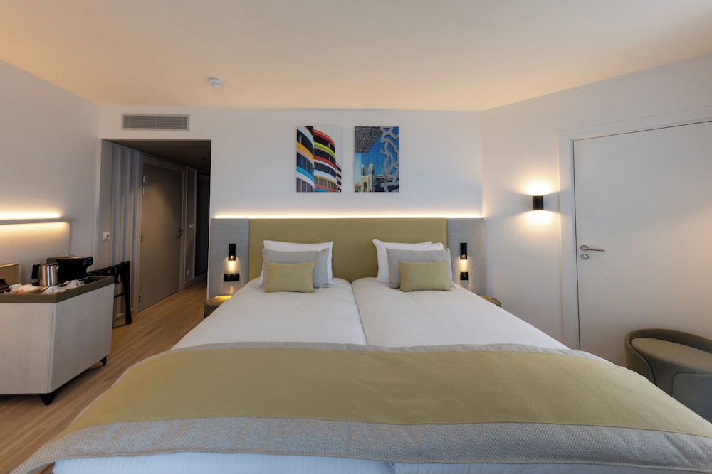 Standard Room, 2 Twin Beds - Photo 6