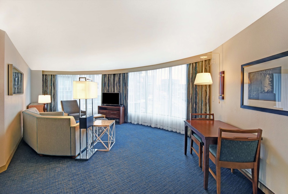 Executive Suite, 1 King Bed with Sofa bed, Accessible (1 Bedroom, Roll-In Shower) - Photo 1