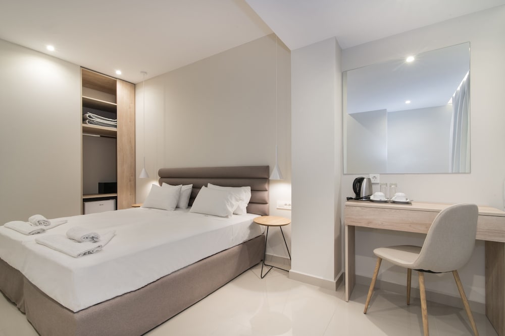 Standard Double or Twin Room - Photo 1