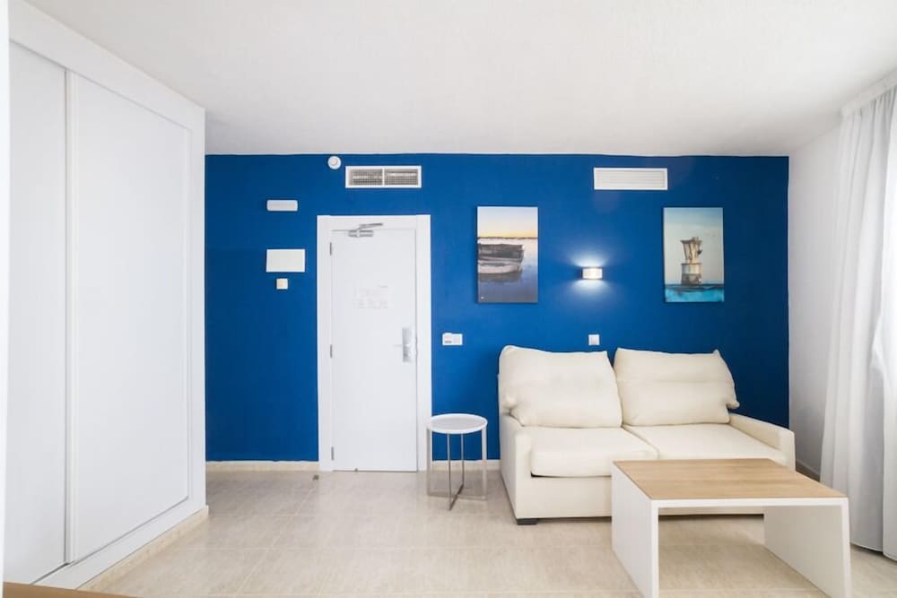 Junior Quadruple Room, Sea View - Photo 8