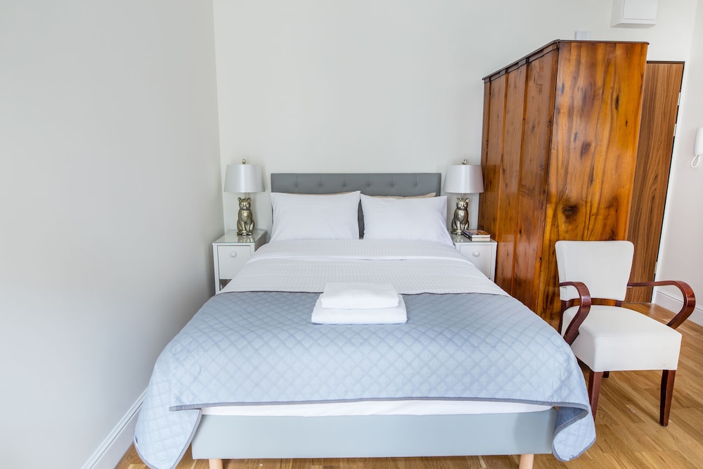 Classic Studio Suite, Non Smoking, Courtyard View photo 1