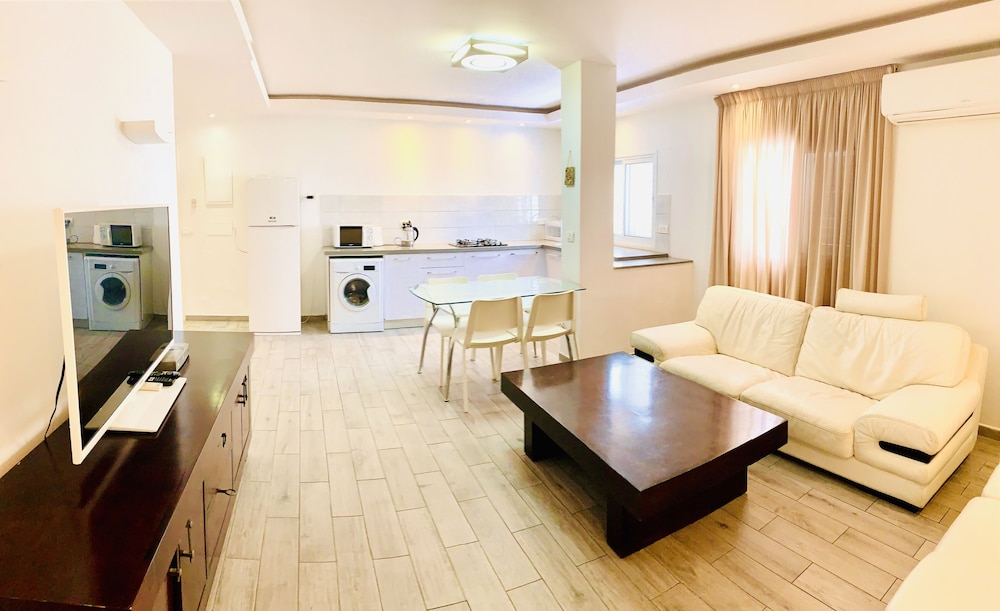 Family Apartment photo 1