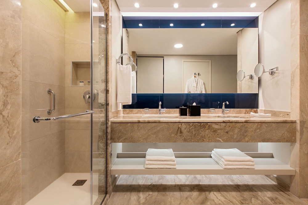 Suite, 1 Bedroom thumbnail 5