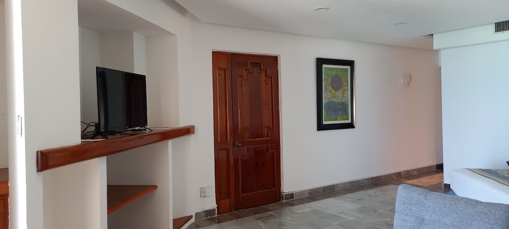 Two Bedroom Ocean View with Pool - Photo 28