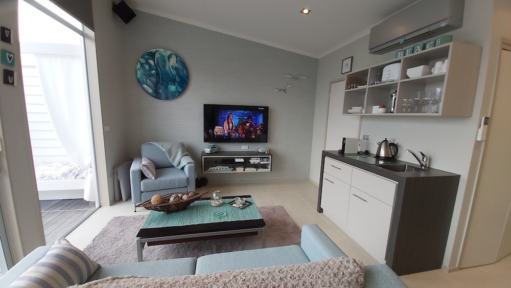 Standard Studio, 1 King Bed, Non Smoking, Air conditioning (Alegria Suite) photo 2