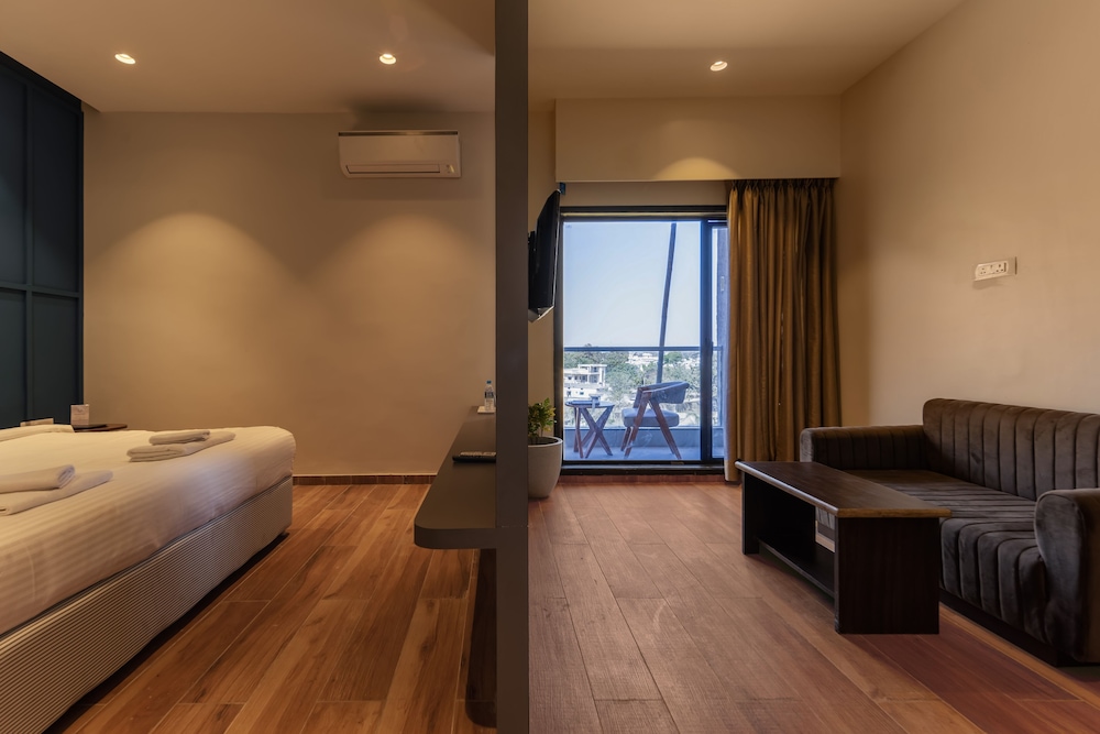 Deluxe Double Or Twin Room, 1 King Bed photo 2