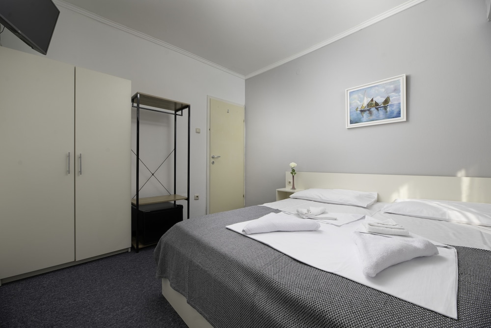 Standard Double Room photo 2