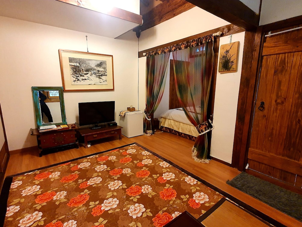Traditional Double Room(Changpo) - Must contact the property before Check-In photo 2