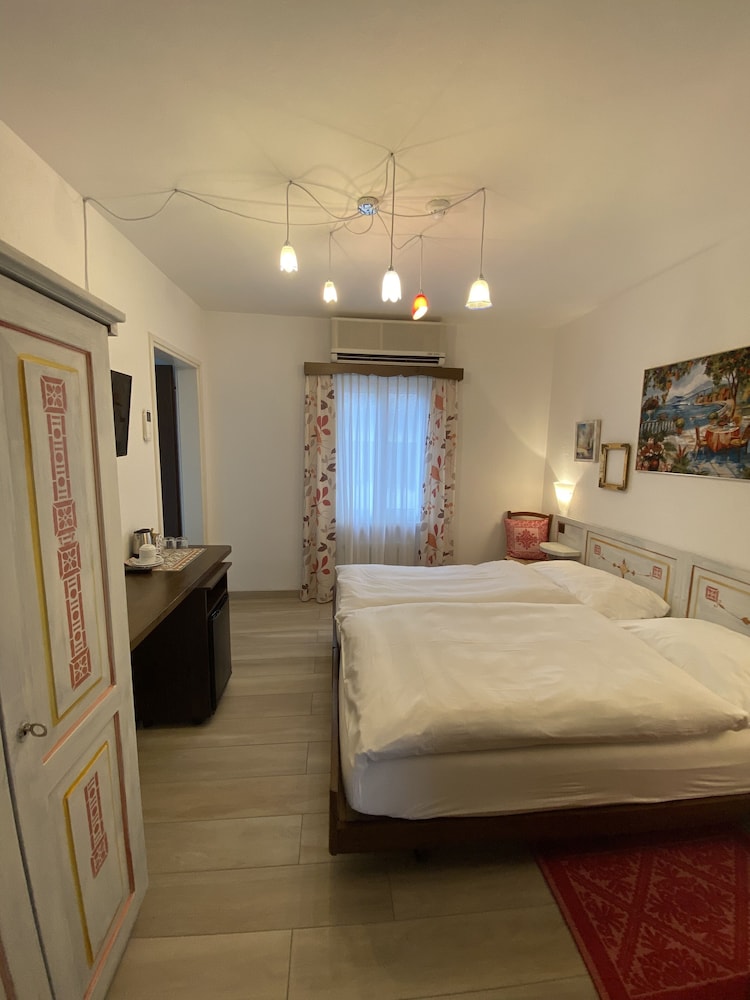 Classic Double Room - Photo 6