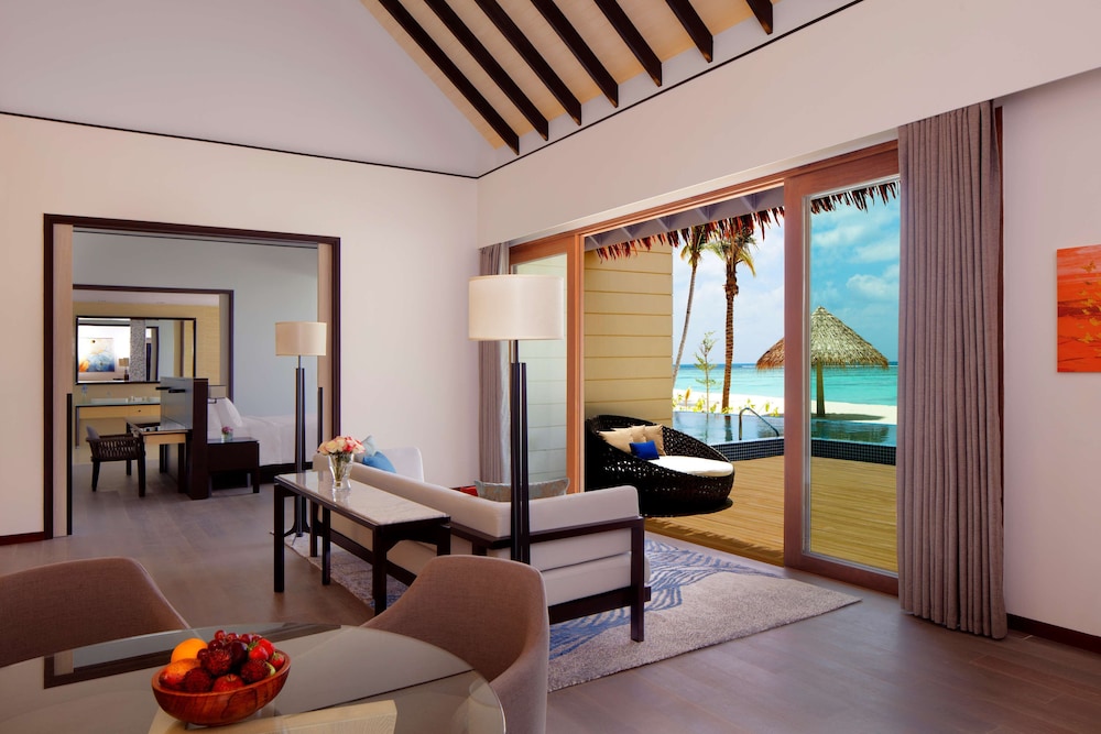 Sunset Beach Villa with private pool  & free access to VIP seaplane lounge on arrival - Photo 9