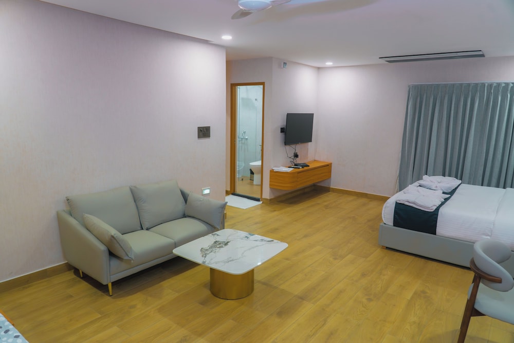 Studio Suite with Kitchenette