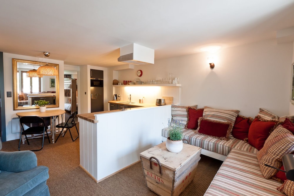 Apartment (Watch Maker) photo 1
