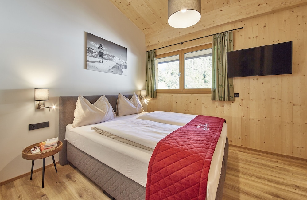 Luxury Apartment, 2 Bedrooms, Balcony (incl. Cleaning Fee 110€)