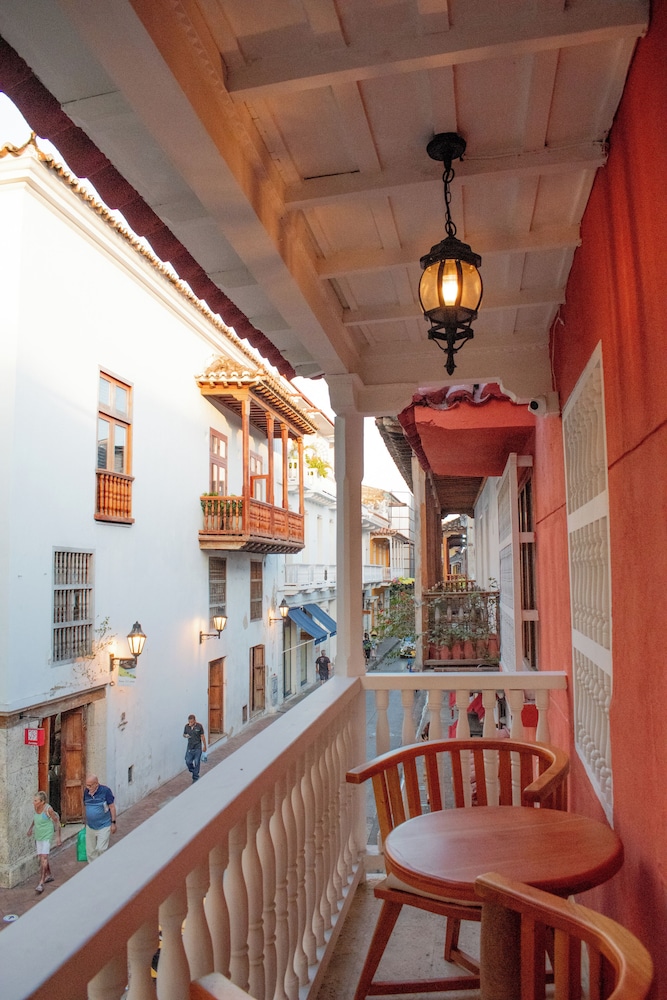 Deluxe Room, 1 Queen Bed, Balcony photo 2