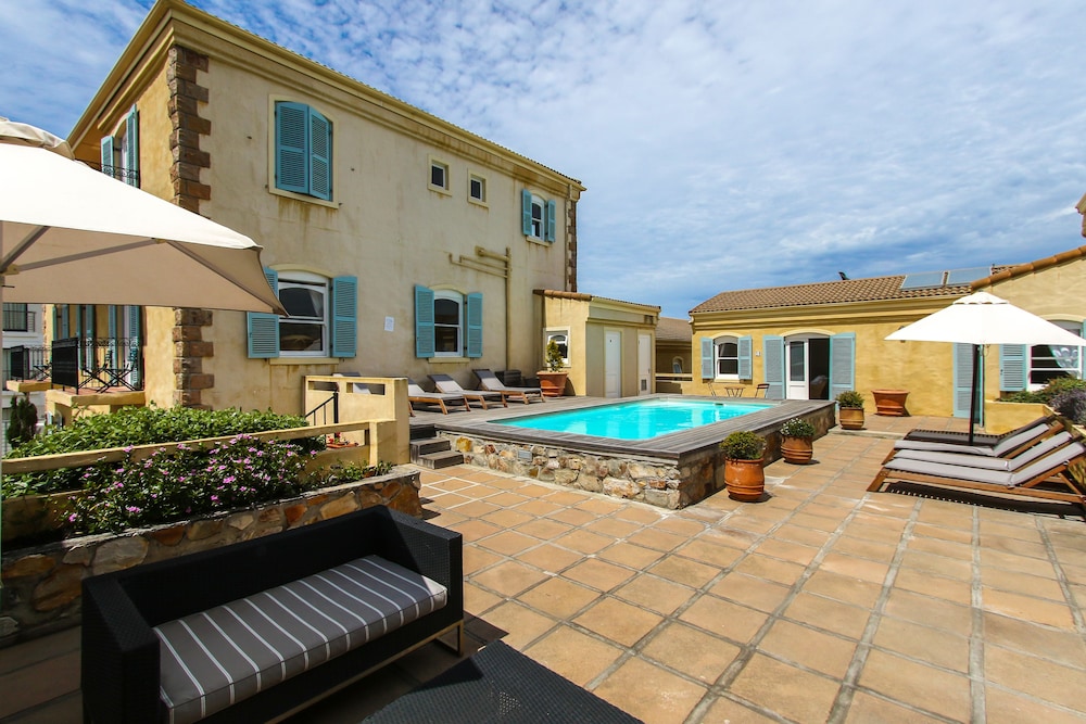 Standard Room, 1 Bedroom, Pool Access, Poolside photo 3