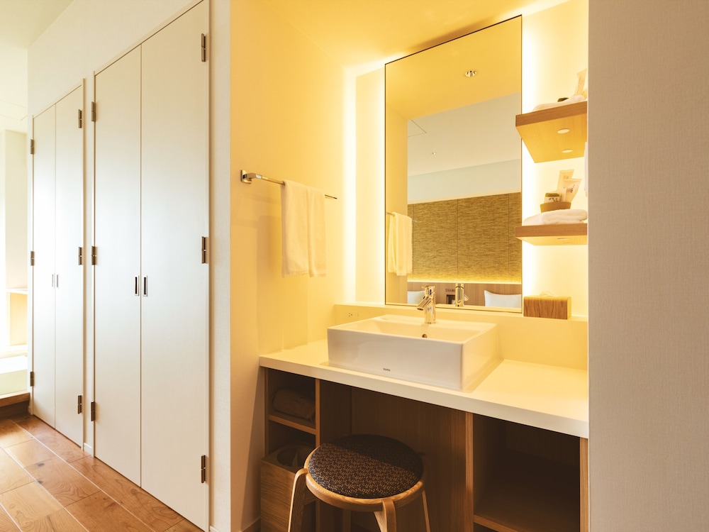 Standard Japanese Western-style Room B, Non Smoking, No Private Bathroom - Photo 15