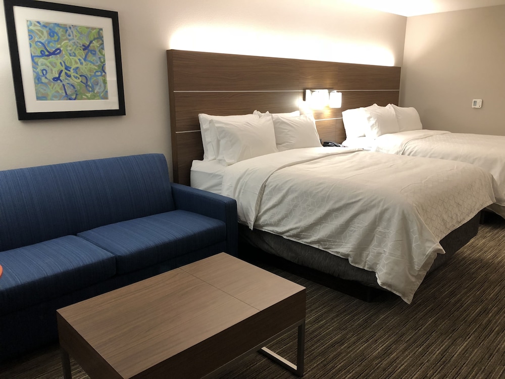 Suite, 1 King Bed, Accessible (Communications, Mobility) photo 3