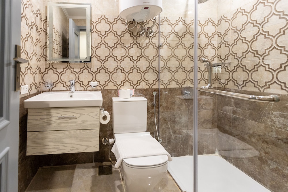 Superior Twin Room With Panoramic Pyramids View & Balcony - Photo 11