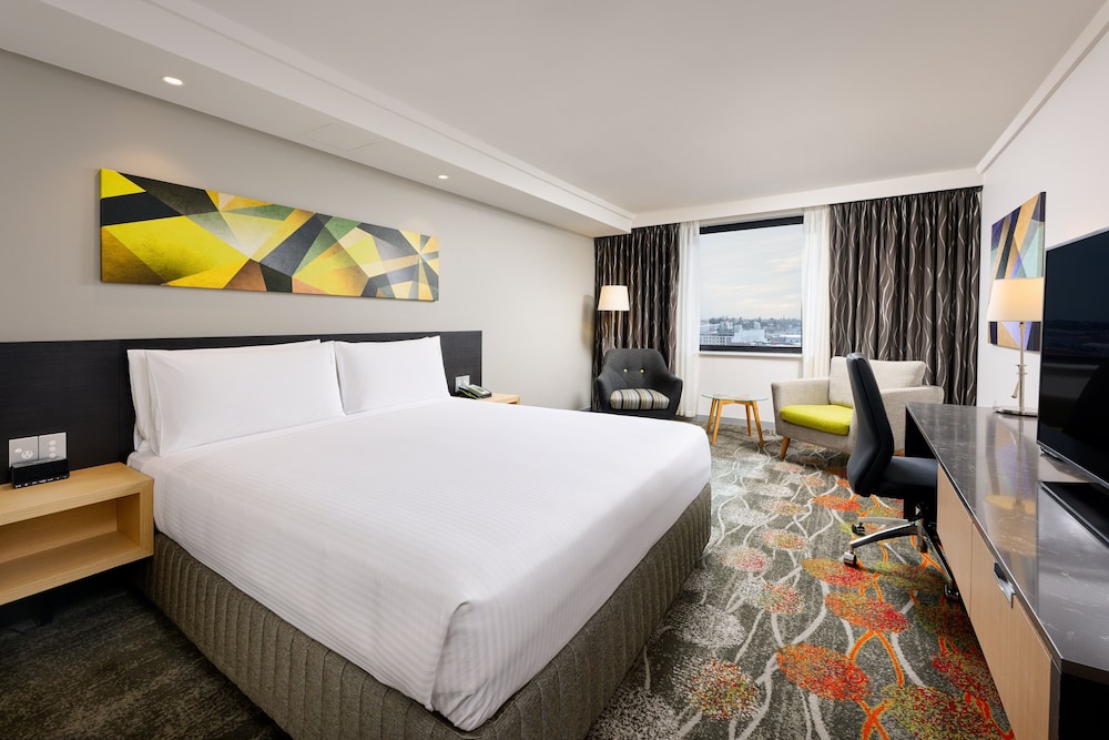 Standard Room, 1 King Bed (Neighborhood View) - Photo 3