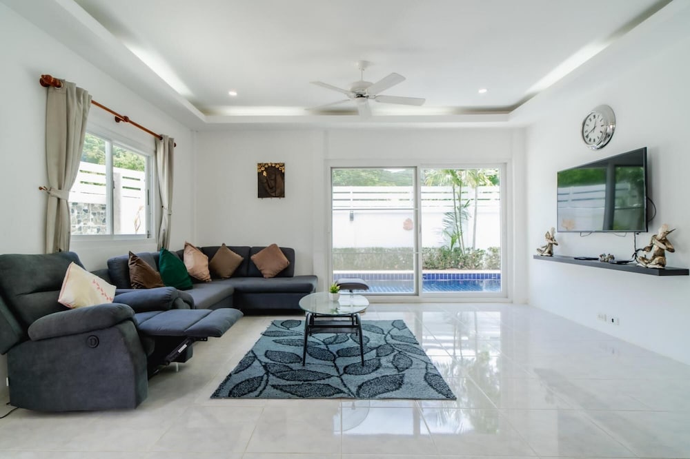 Villa, Smoking
