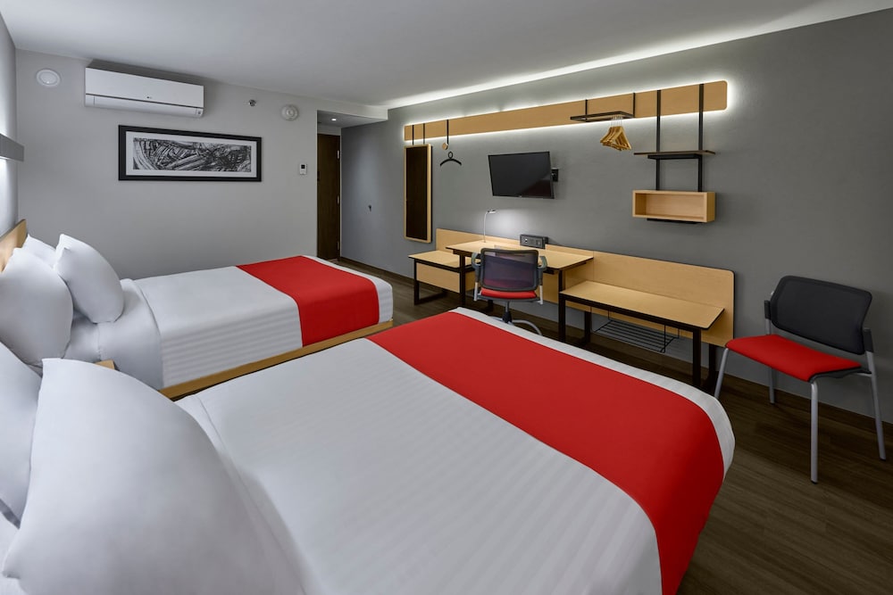 Room, 2 Double Beds photo 2