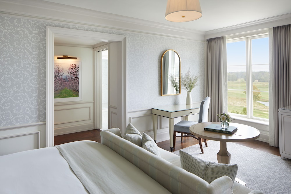 Suite (Estate) photo 2