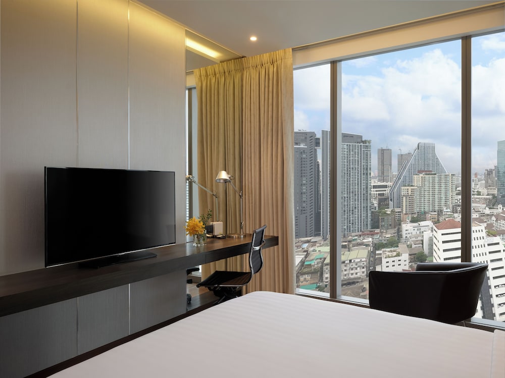 Club Room (Lounge Access) - Photo 7
