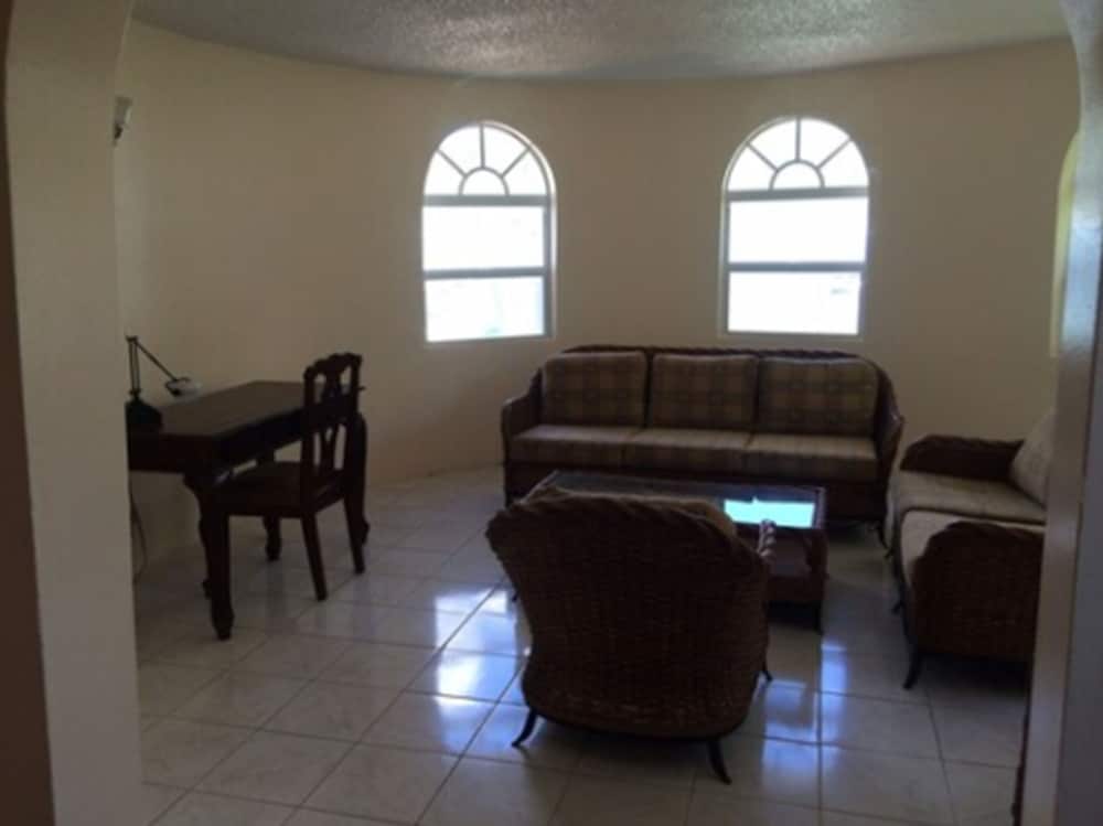 Suite, 1 Bedroom, Sea View (1 King Bed)
