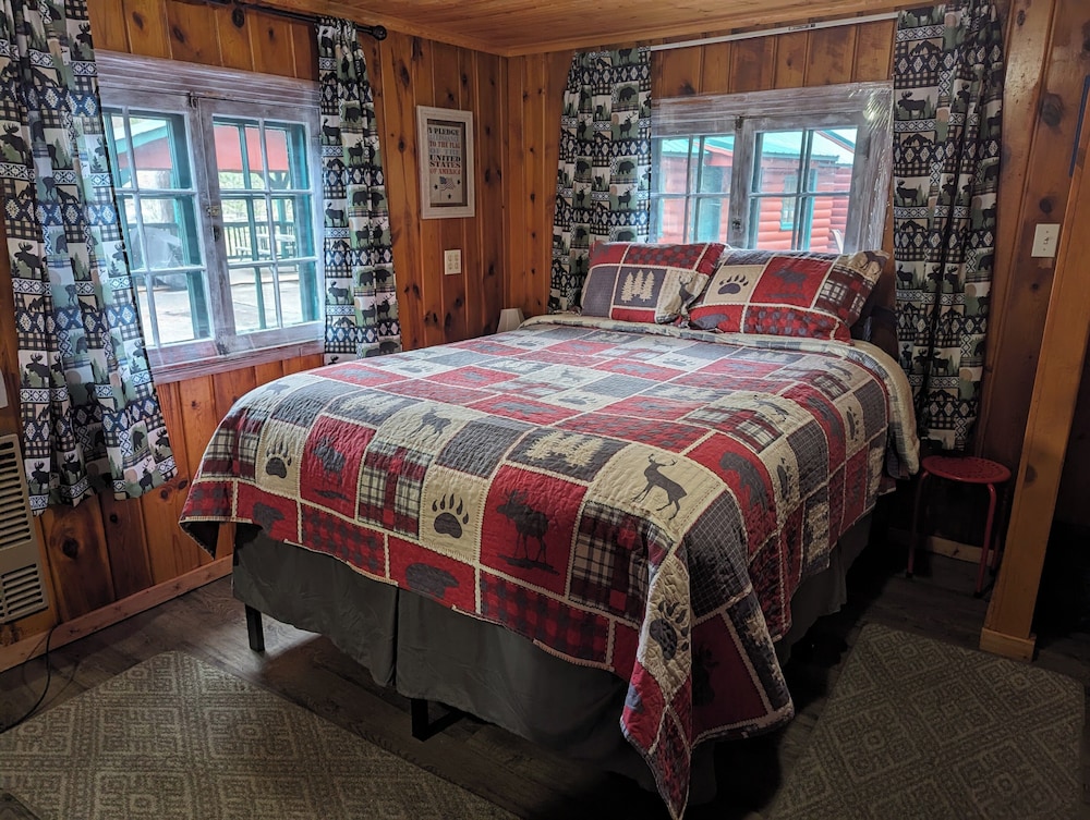 Family Cabin, 3 Bedrooms (Unit #5) photo 3