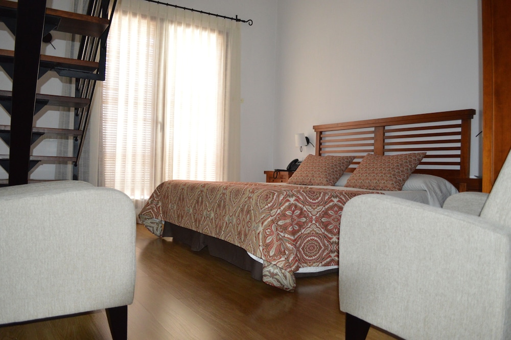 Junior Double Room, Hot Tub, Mountain View photo 3