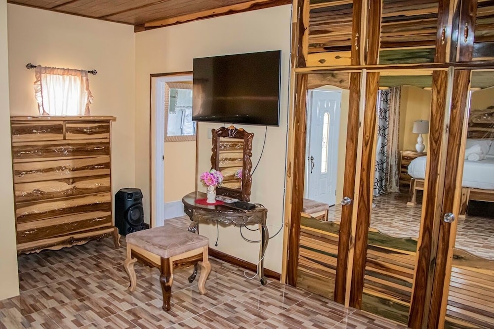 Luxury Villa photo 3