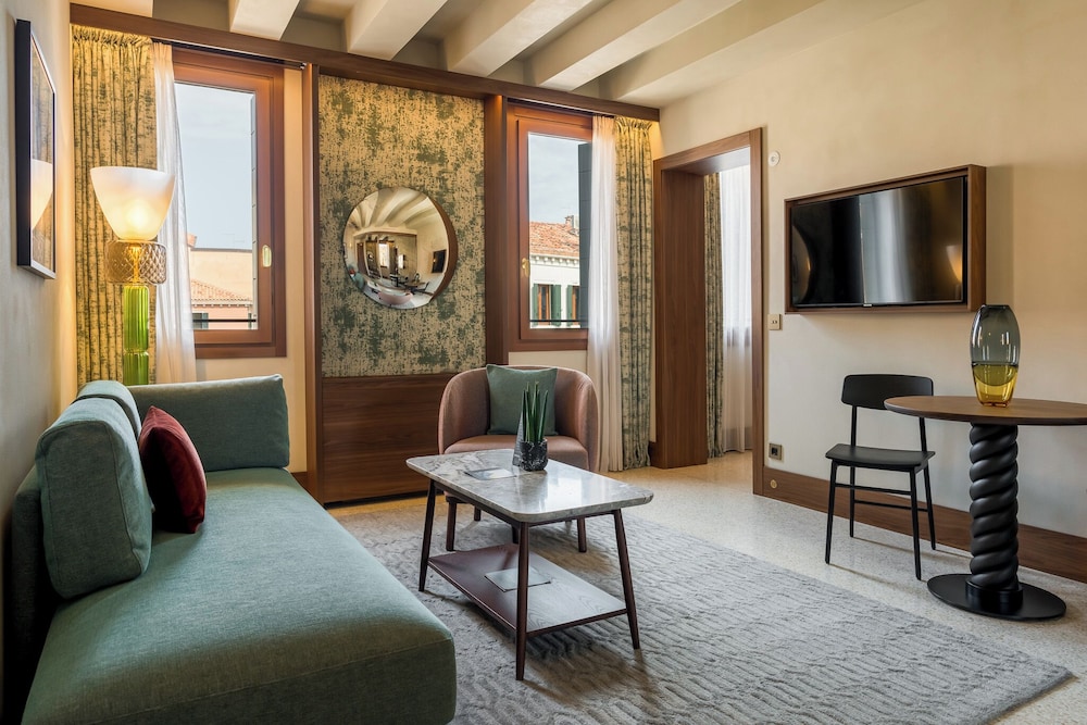 Rio Executive Suite (Non Smoking) thumbnail 5
