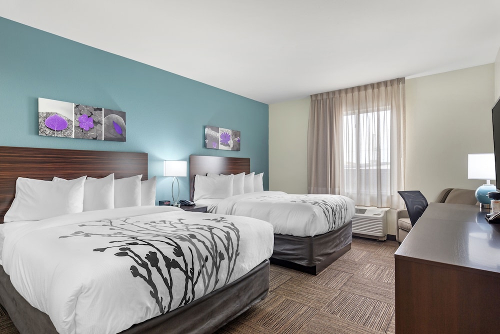 Standard Room, 2 Queen Beds, Non Smoking - Photo 4