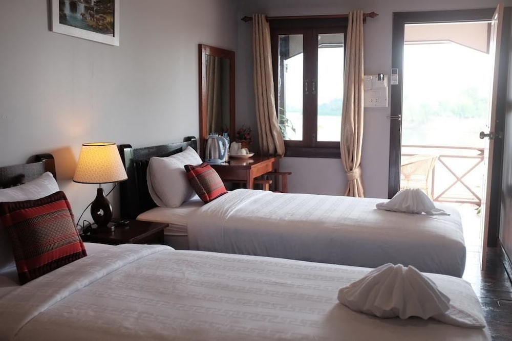 Twin Bungalow with River View photo 1
