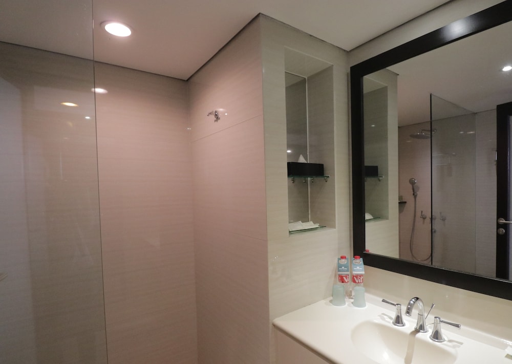 Deluxe Room - Photo 3