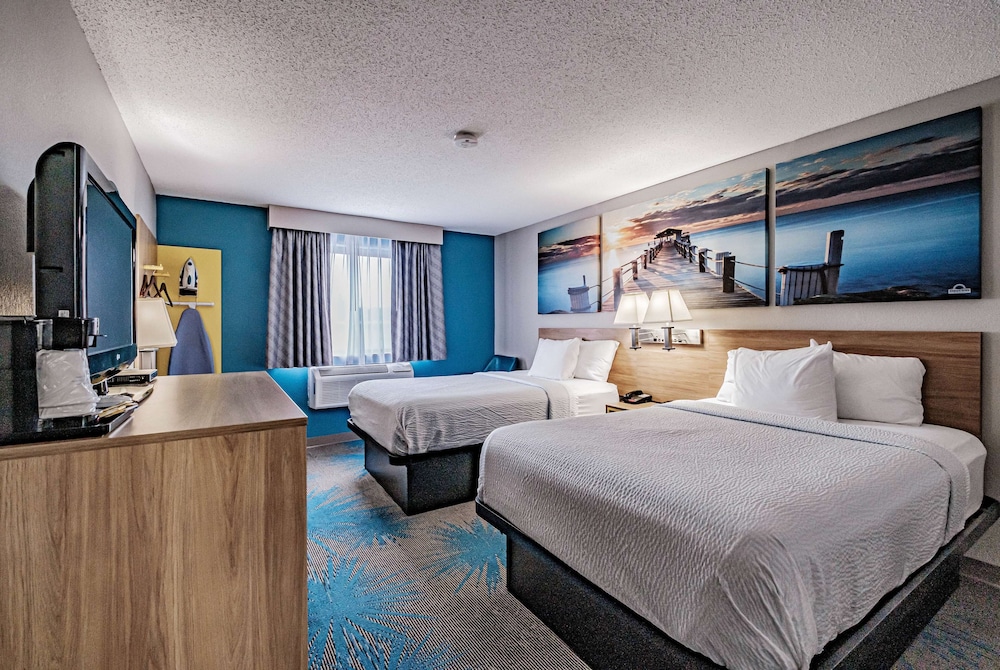 Room, 2 Double Beds, Non Smoking - Photo 3