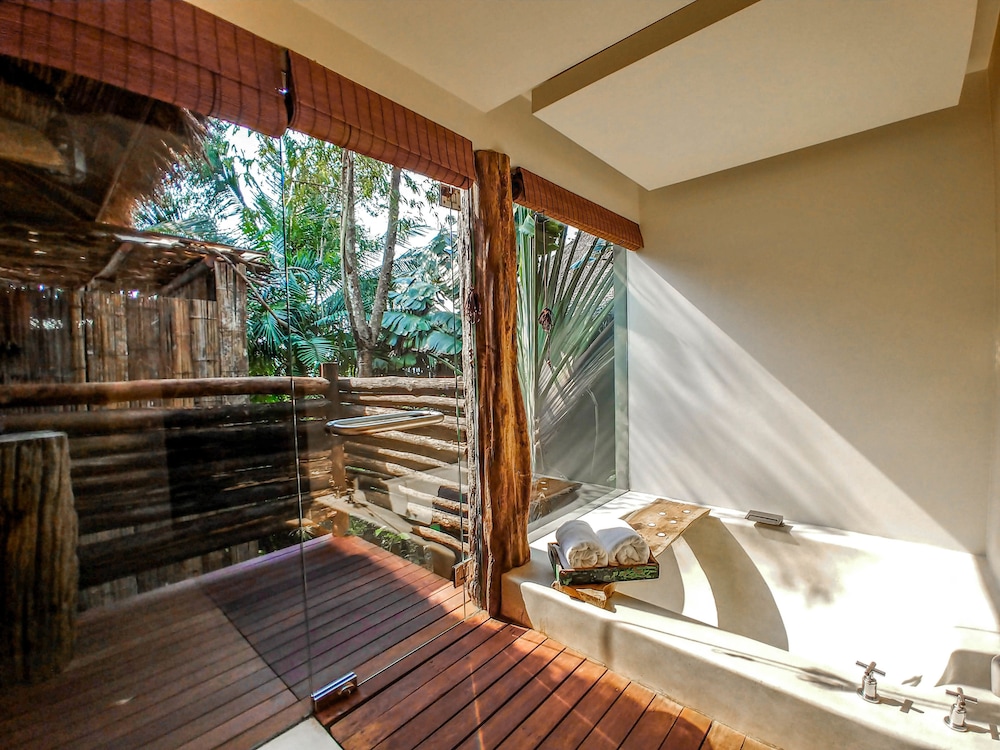 Jungle Villa One Bedroom - Photo 8