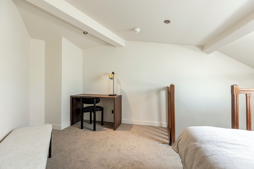 Deluxe Suite photo 3