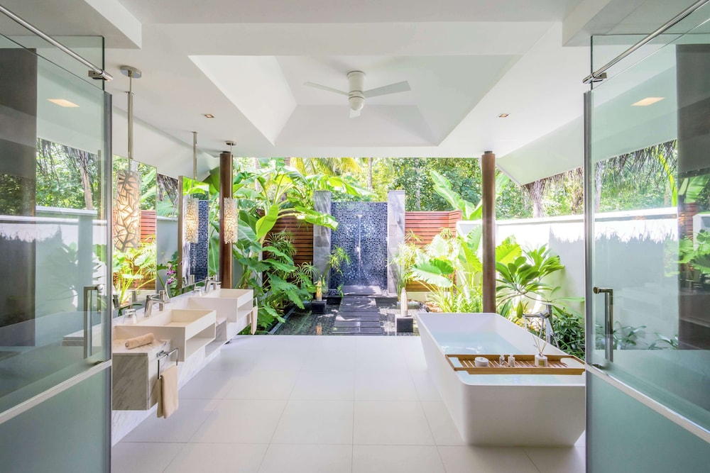 Deluxe Beach Pool Villa - Photo 6