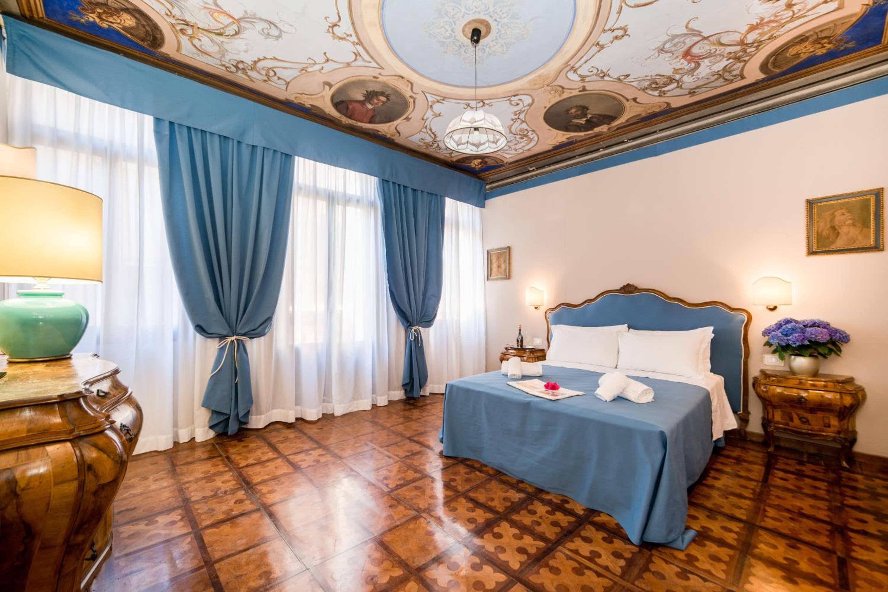 Junior Suite with Canal View photo 1