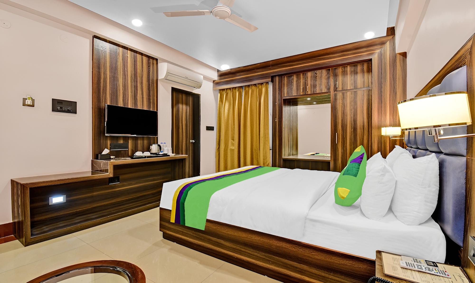 Deluxe Room - Photo 10