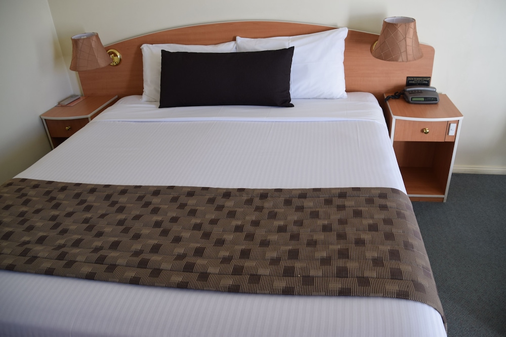Standard Room, Multiple Beds, Non Smoking photo 2